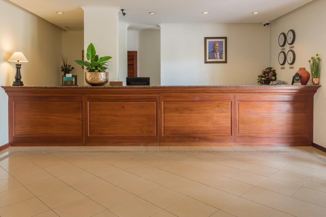 Sea Cliff Court Hotel & Luxury Apartments Daressalam Exterior foto
