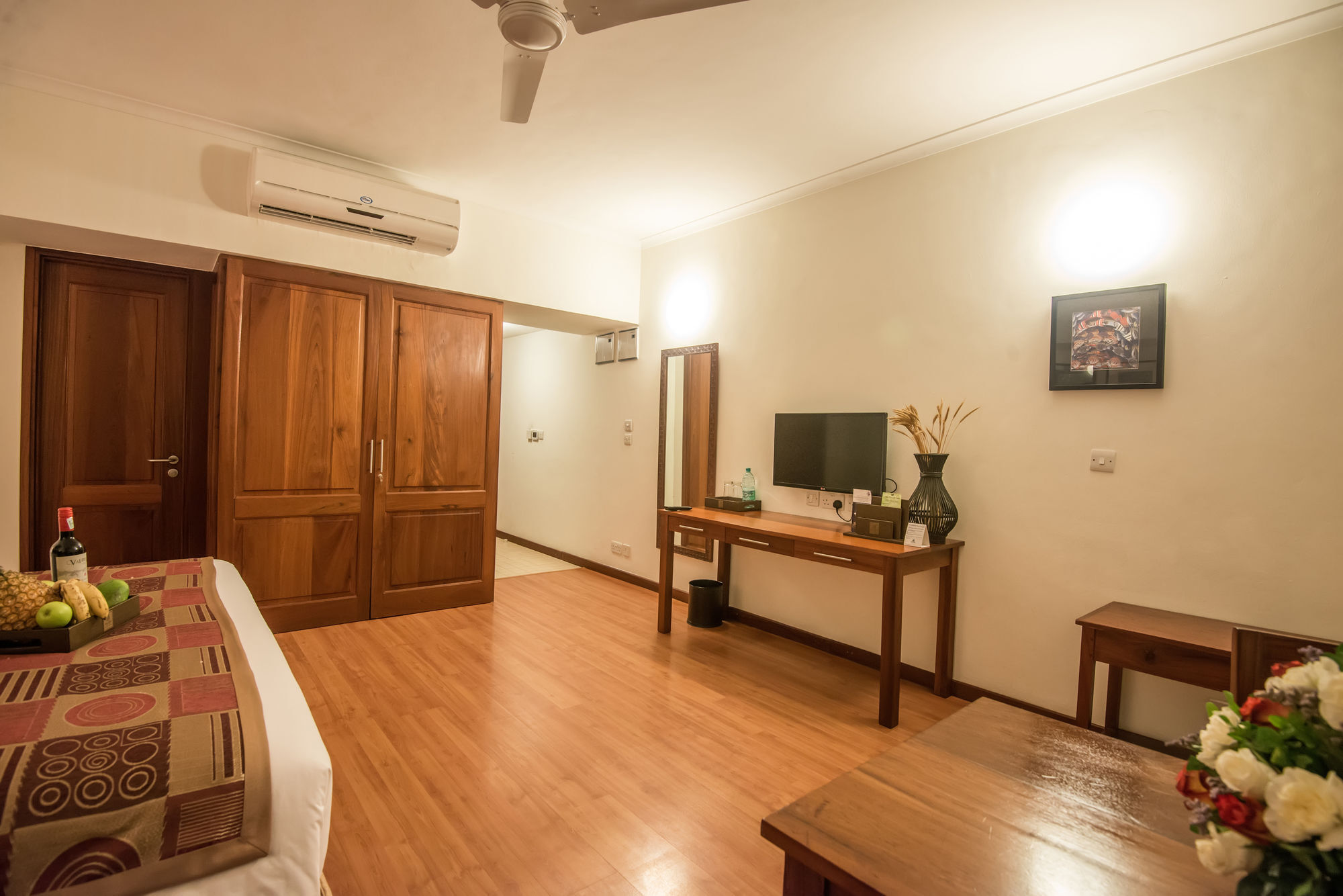 Sea Cliff Court Hotel & Luxury Apartments Daressalam Exterior foto