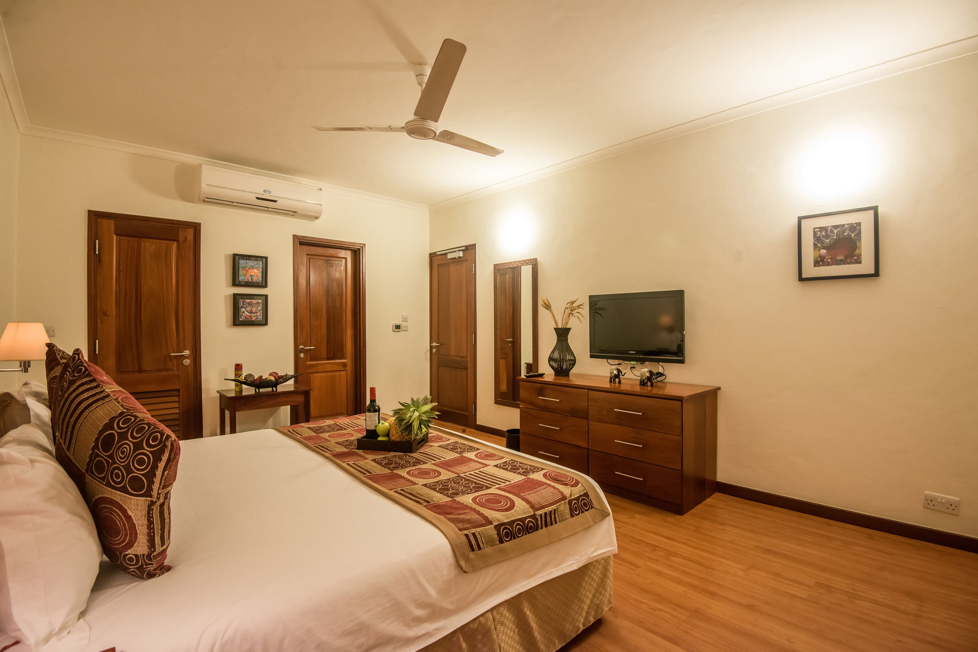 Sea Cliff Court Hotel & Luxury Apartments Daressalam Exterior foto